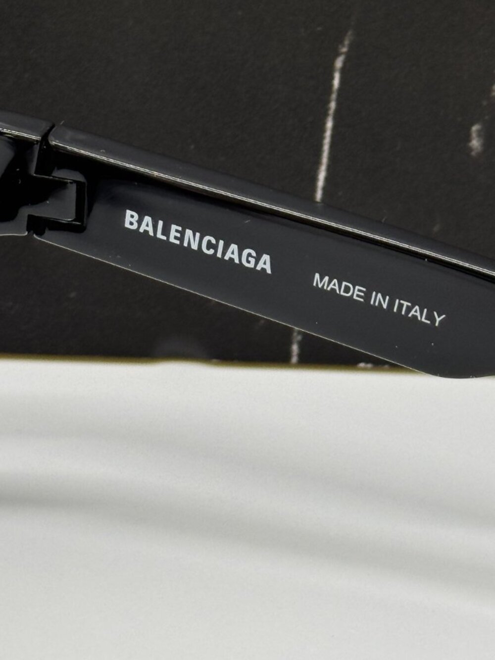 NEW BALENCIAGA BB0202S 001 BLACK OVERSIZED WOMEN SUNGLASSES BALENCIAGA EYEWEAR - Picture 10 of 12